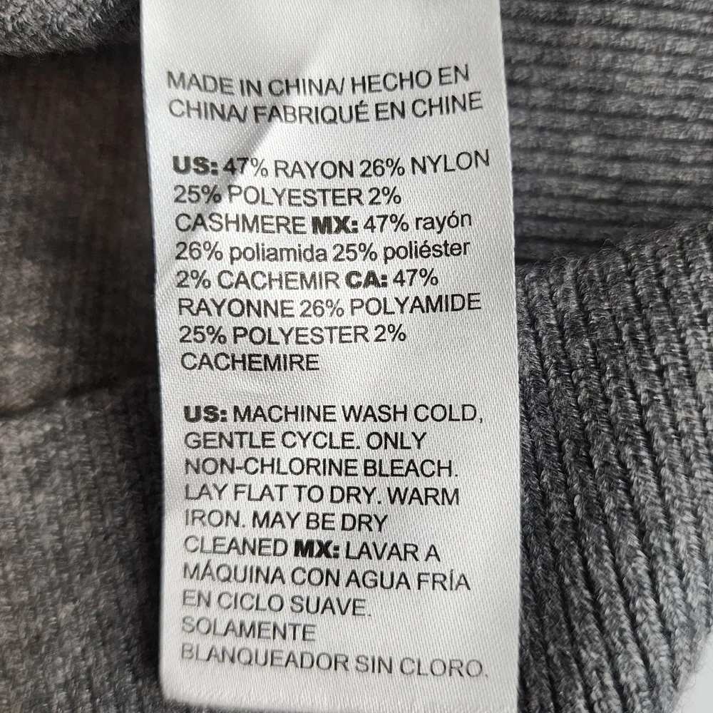 Chico's grey sweater size 3 / XL soft cozy 2 % cashmere